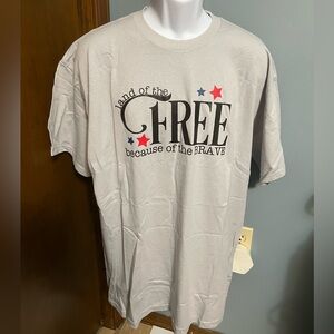 ☃️$5☃️ Land of the Free Because of the Brave Handmade Graphic Tee XL NWOT